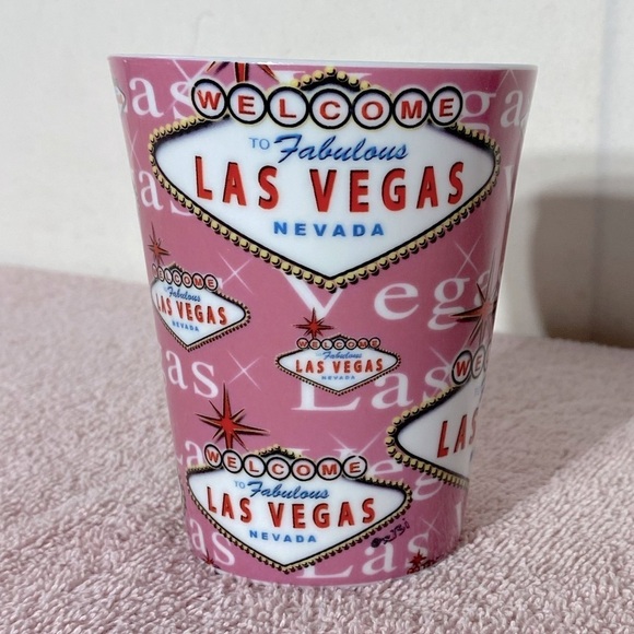 5/$25 Fabulous Las Vegas Sign Pink Porcelain Mug - Picture 3 of 9